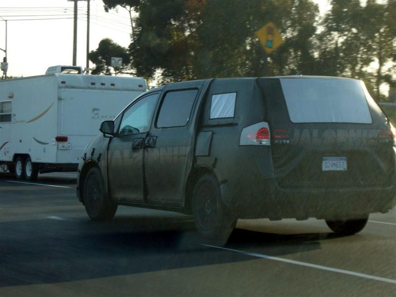 Illustration for article titled 2011 Toyota Sienna: First Egg-Shaped Look